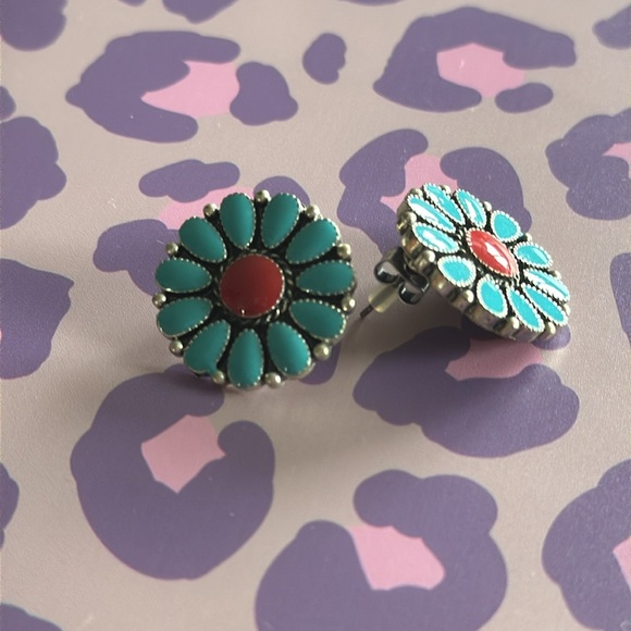 Floral Earrings - Picture 3 of 4